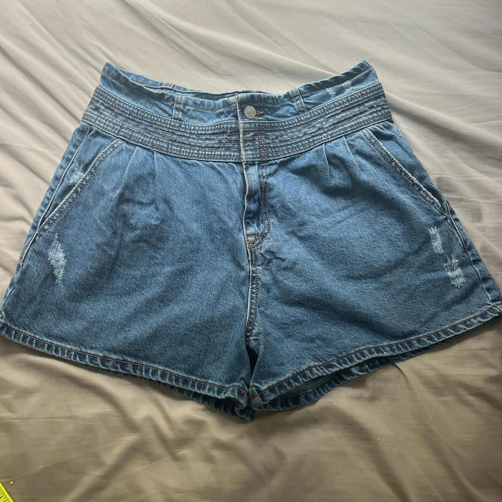 Forever 21 High-Waisted Paperbag Denim Shorts, Size 31